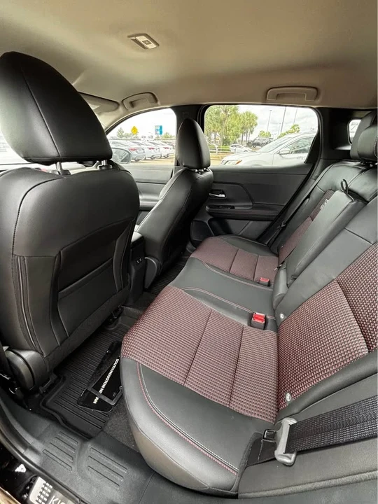 2025 Nissan Kicks - Image 10 of 12