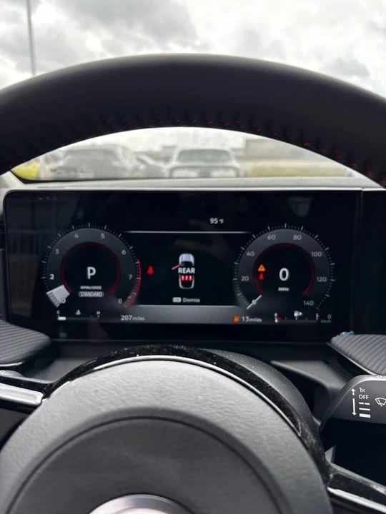 2025 Nissan Kicks - Image 9 of 12