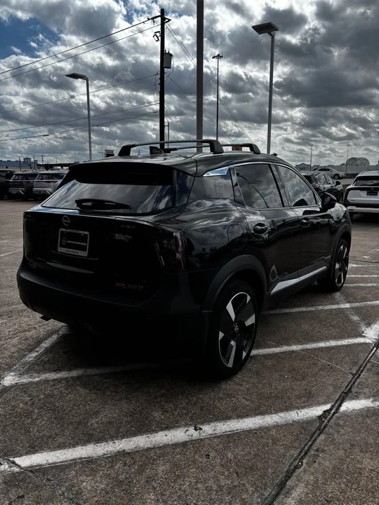 2025 Nissan Kicks - Image 5 of 12