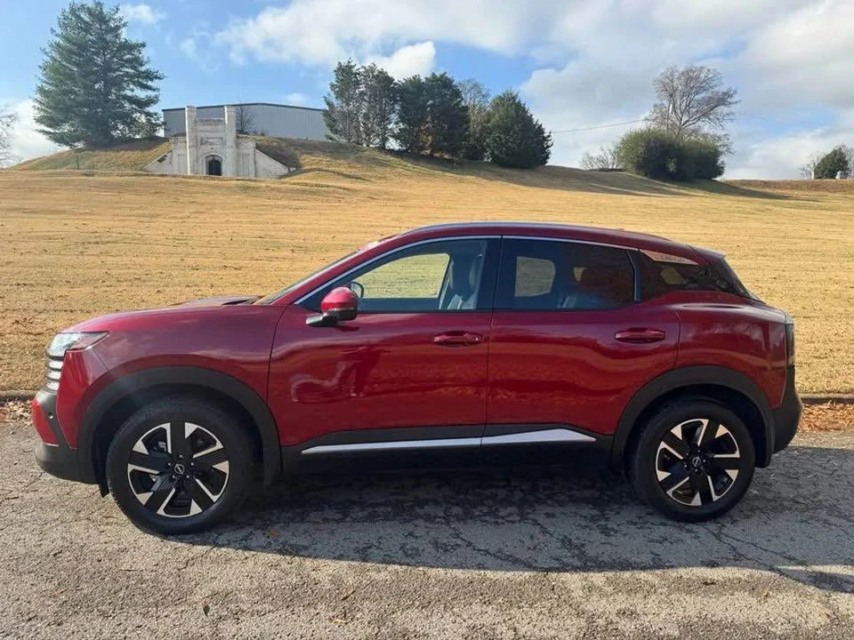 2025 Nissan Kicks - Image 2 of 20