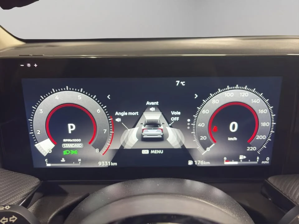 2025 Nissan Kicks - Image 18 of 19