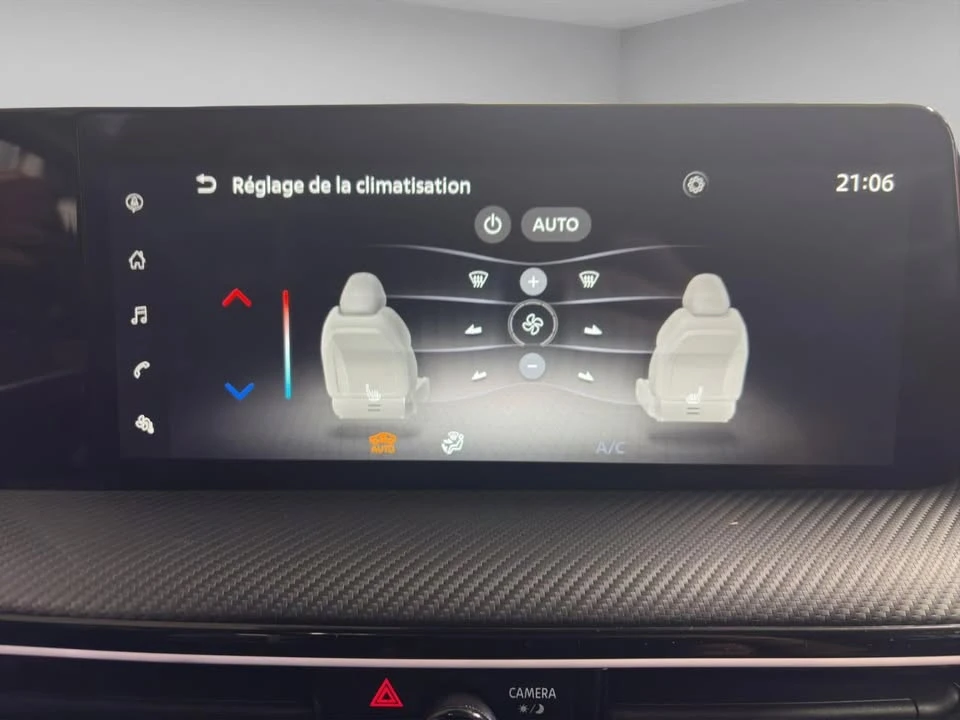 2025 Nissan Kicks - Image 14 of 19