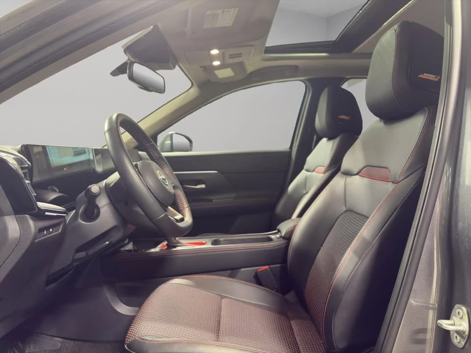 2025 Nissan Kicks - Image 9 of 19