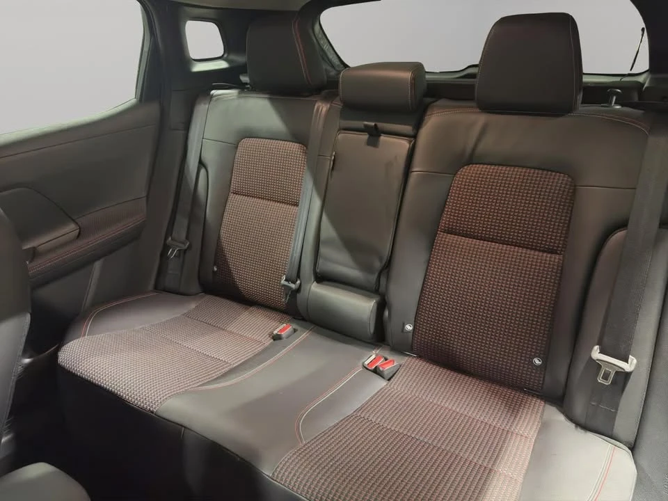 2025 Nissan Kicks - Image 11 of 19