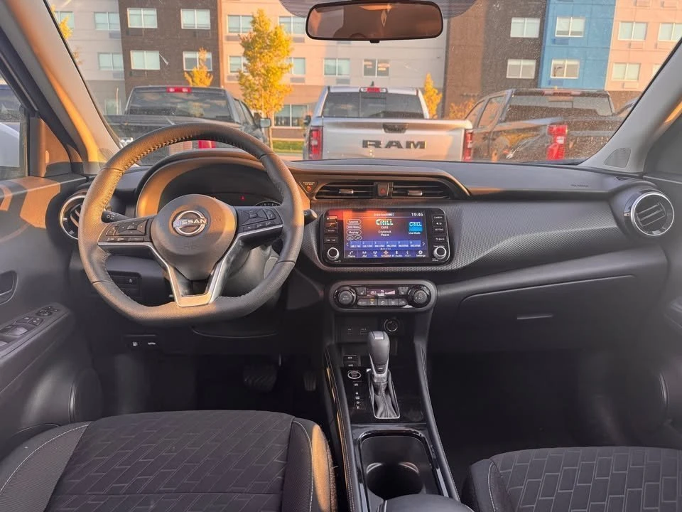 2025 Nissan Kicks - Image 2 of 5