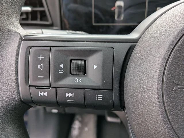 2025 Nissan Kicks - Image 18 of 20