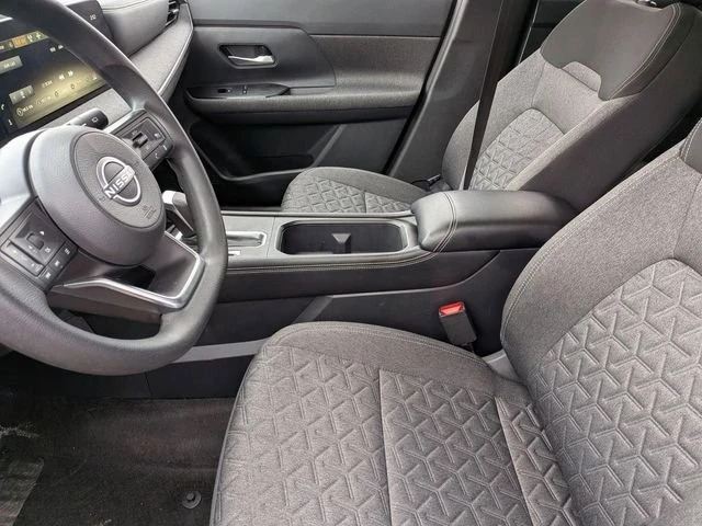 2025 Nissan Kicks - Image 13 of 20