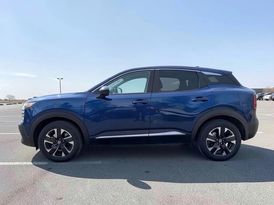 2025 Nissan Kicks - Image 2 of 20