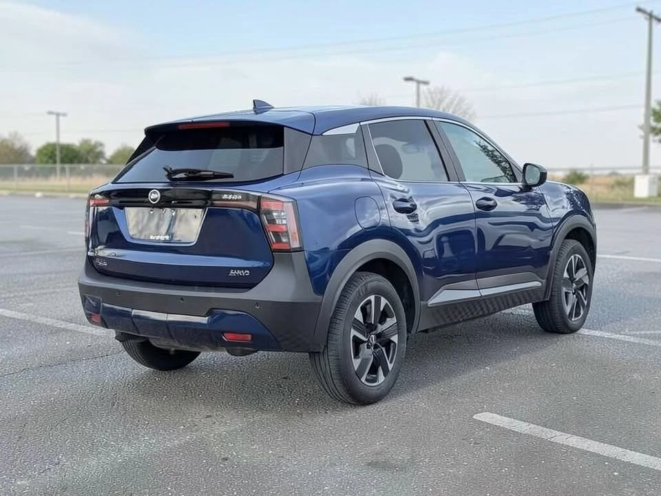 2025 Nissan Kicks - Image 5 of 20
