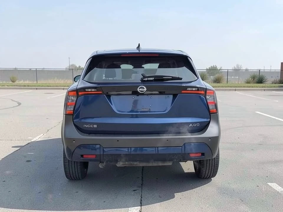 2025 Nissan Kicks - Image 4 of 20