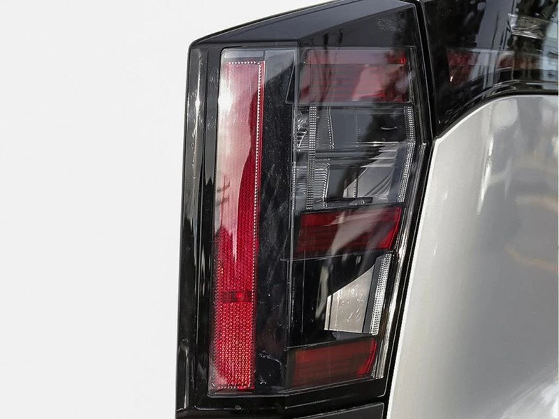 2025 Nissan Kicks - Image 11 of 20