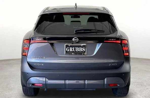 2025 Nissan Kicks - Image 5 of 12