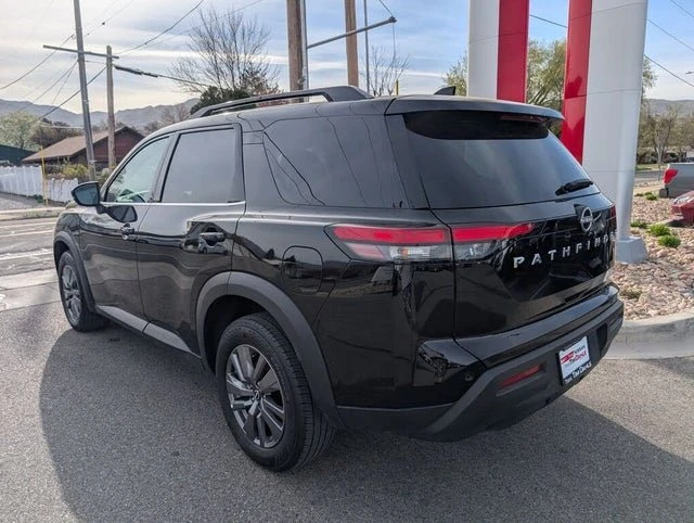 2025 Nissan Pathfinder 5th Gen - Image 4 of 7