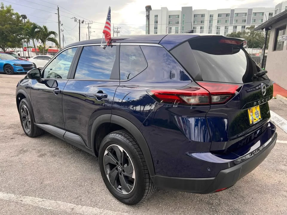 2025 Nissan Rogue - Image 3 of 10