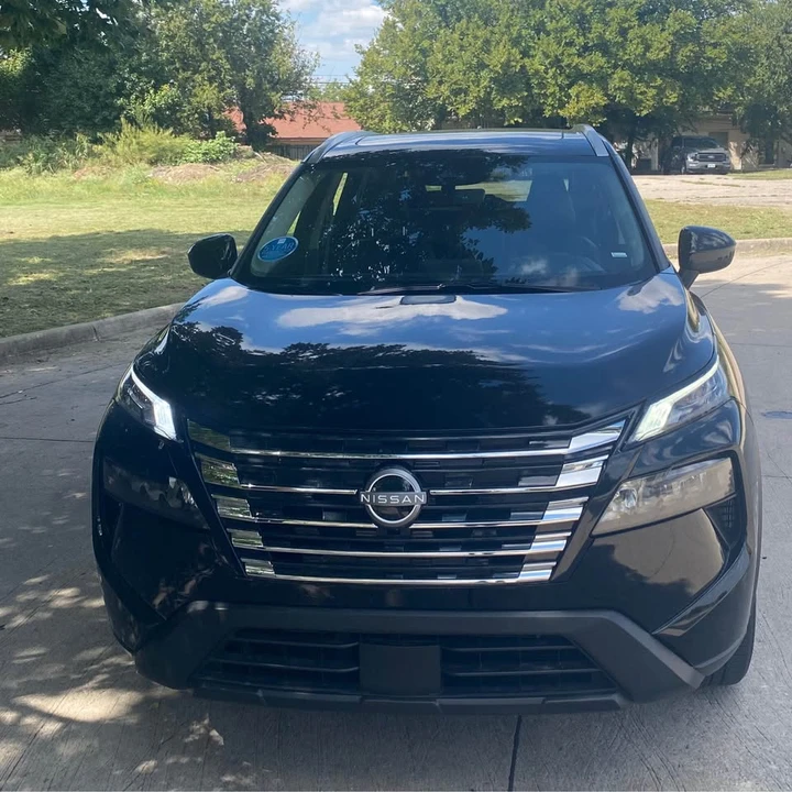 2025 Nissan Rogue - Image 2 of 10