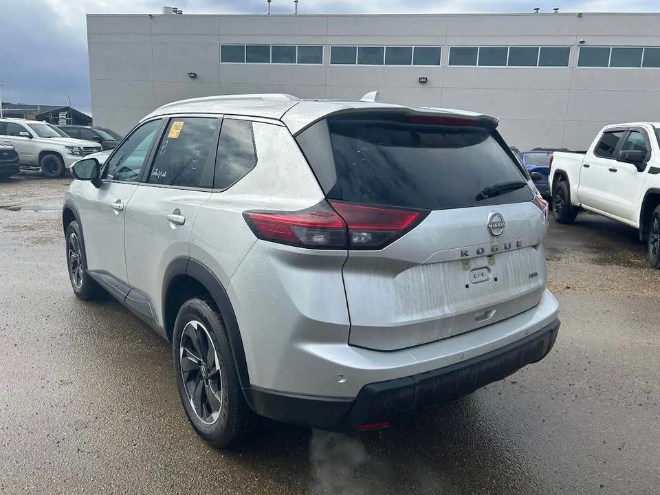 2025 Nissan Rogue - Image 3 of 6