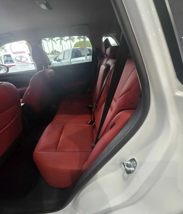 2025 Nissan Rogue - Image 13 of 14