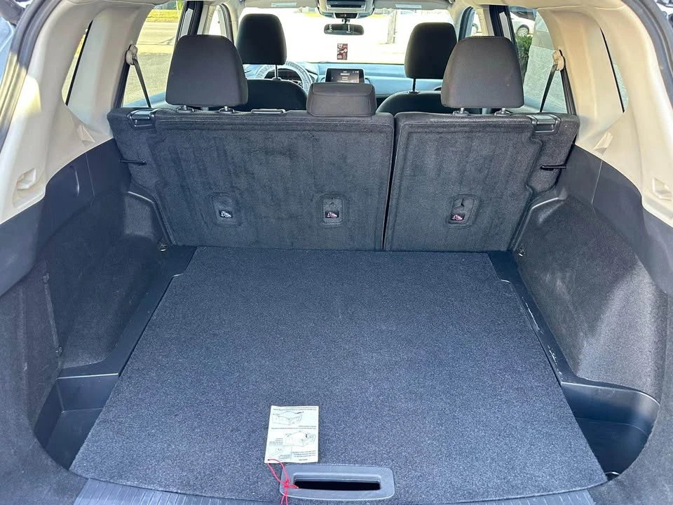2025 Nissan Rogue - Image 9 of 19
