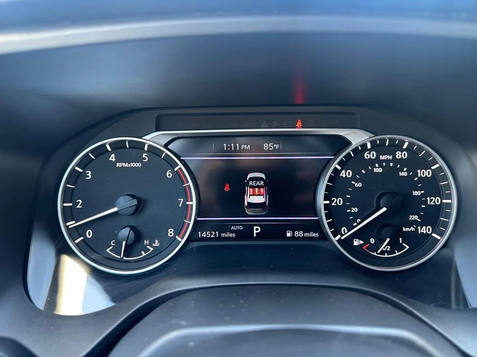 2025 Nissan Rogue - Image 17 of 19