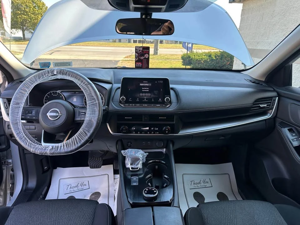 2025 Nissan Rogue - Image 12 of 19