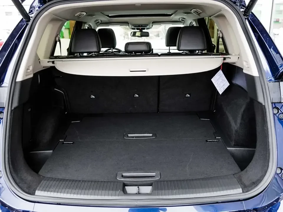 2025 Nissan Rogue - Image 2 of 7