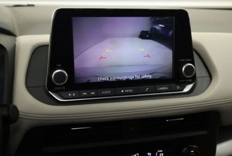 2025 Nissan Rogue - Image 8 of 13