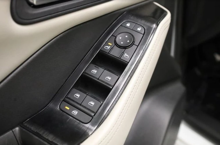 2025 Nissan Rogue - Image 7 of 13