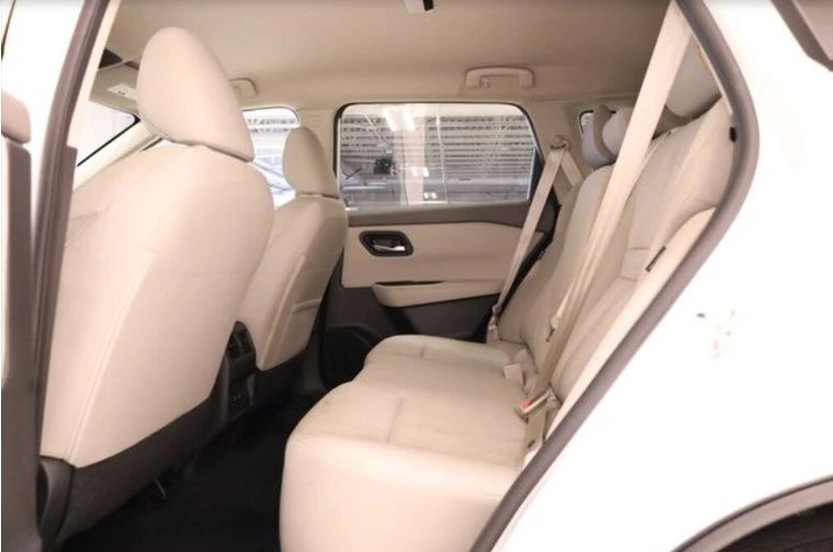 2025 Nissan Rogue - Image 11 of 13