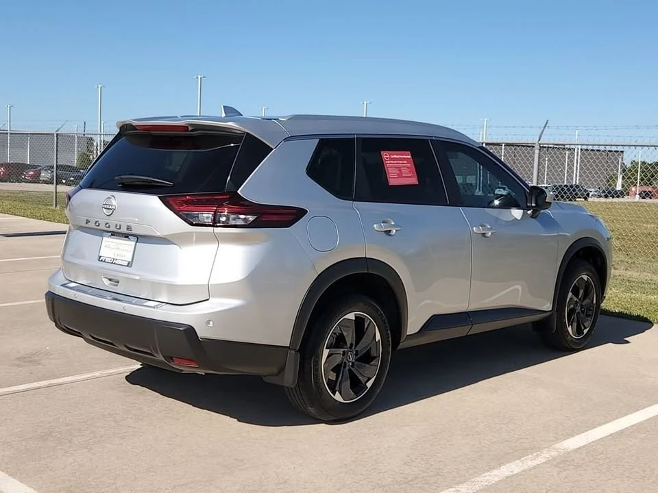 2025 Nissan Rogue - Image 6 of 12