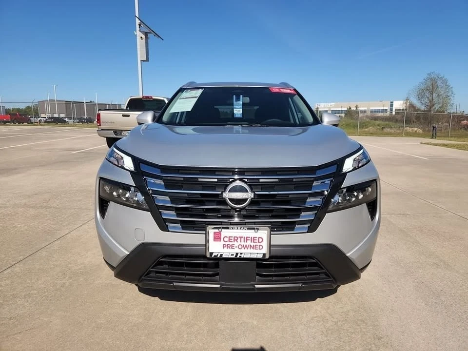 2025 Nissan Rogue - Image 2 of 12