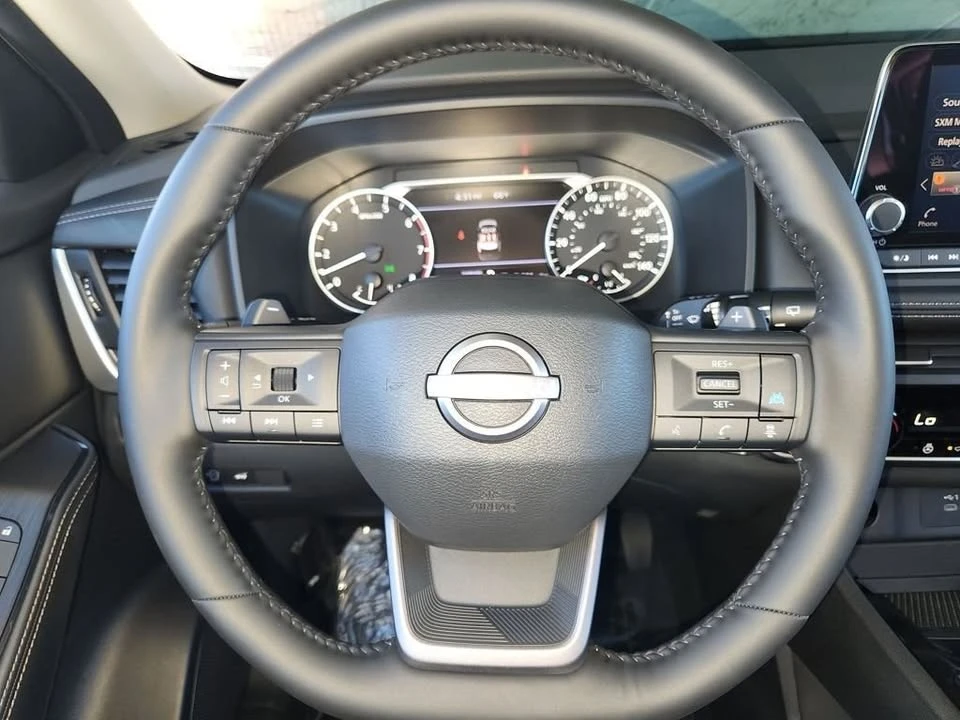 2025 Nissan Rogue - Image 8 of 12