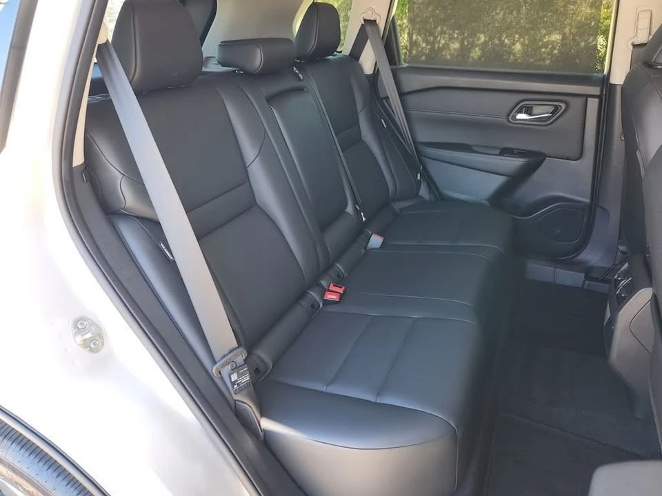 2025 Nissan Rogue - Image 11 of 12