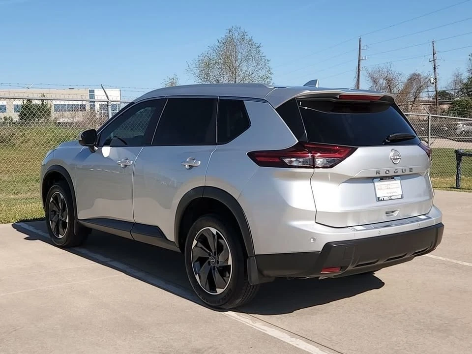 2025 Nissan Rogue - Image 4 of 12