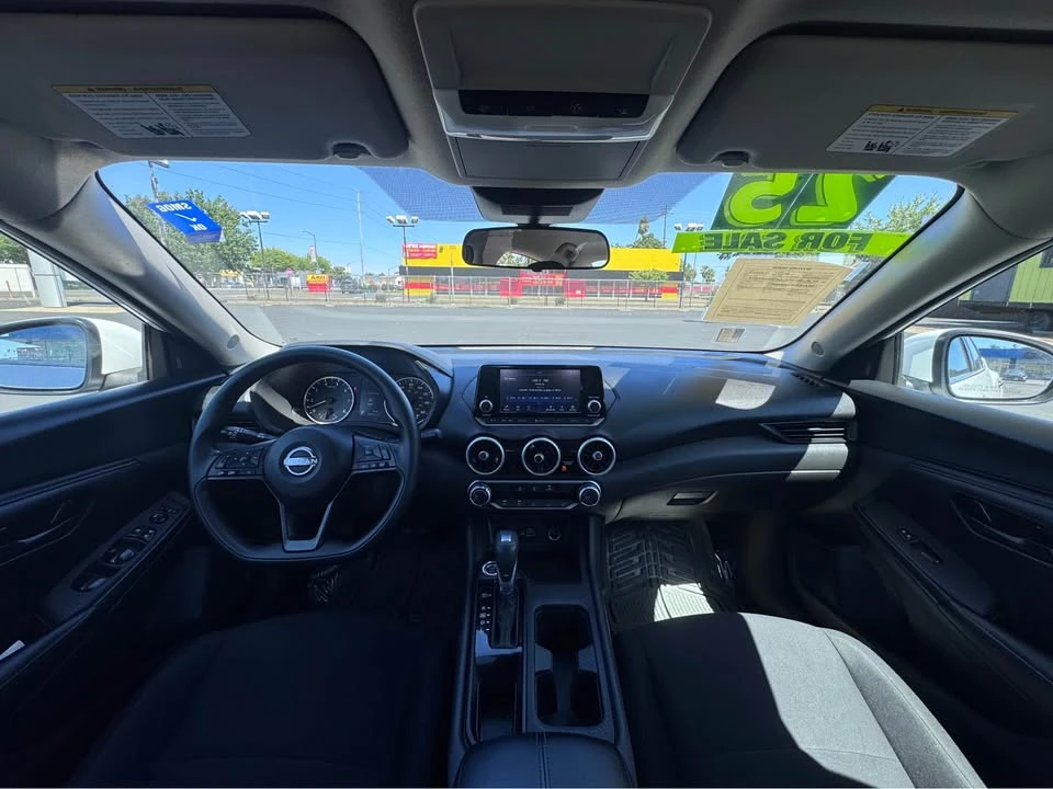 2025 Nissan Sentra 8th Gen - Image 11 of 15