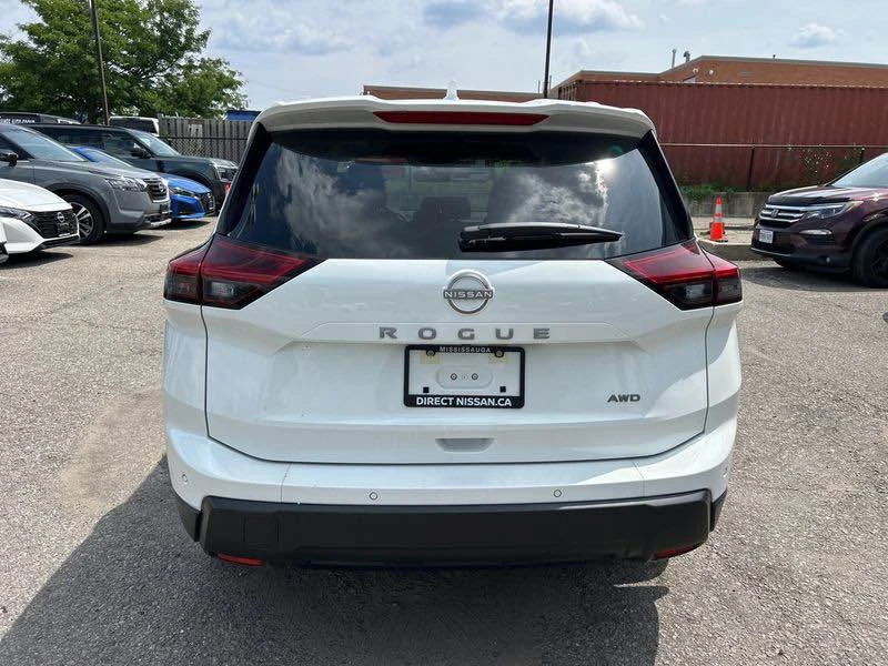 2025 Nissan Rogue - Image 7 of 15