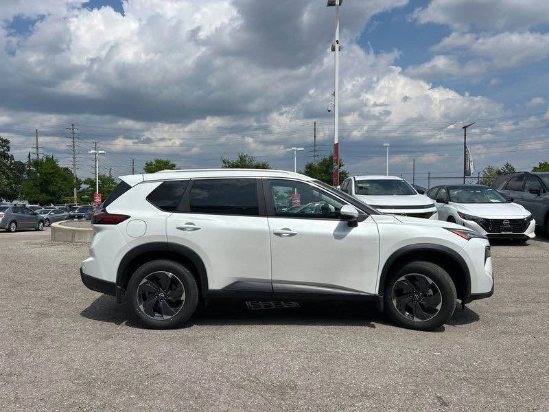 2025 Nissan Rogue - Image 5 of 15