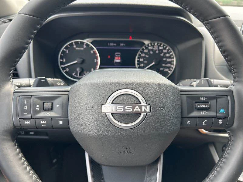 2025 Nissan Rogue - Image 13 of 15