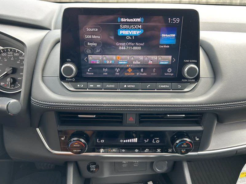 2025 Nissan Rogue - Image 14 of 15