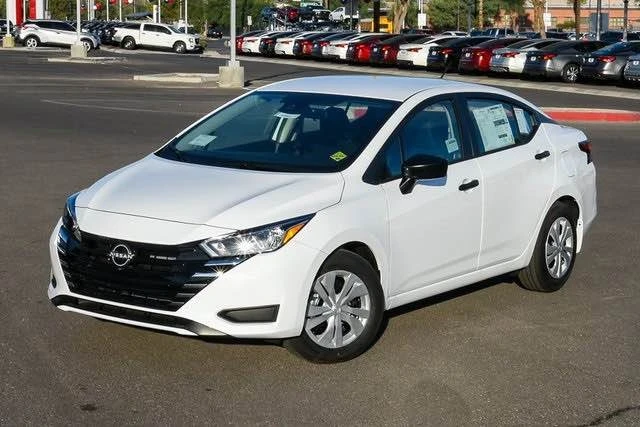 2025 Nissan Versa - Image 2 of 9
