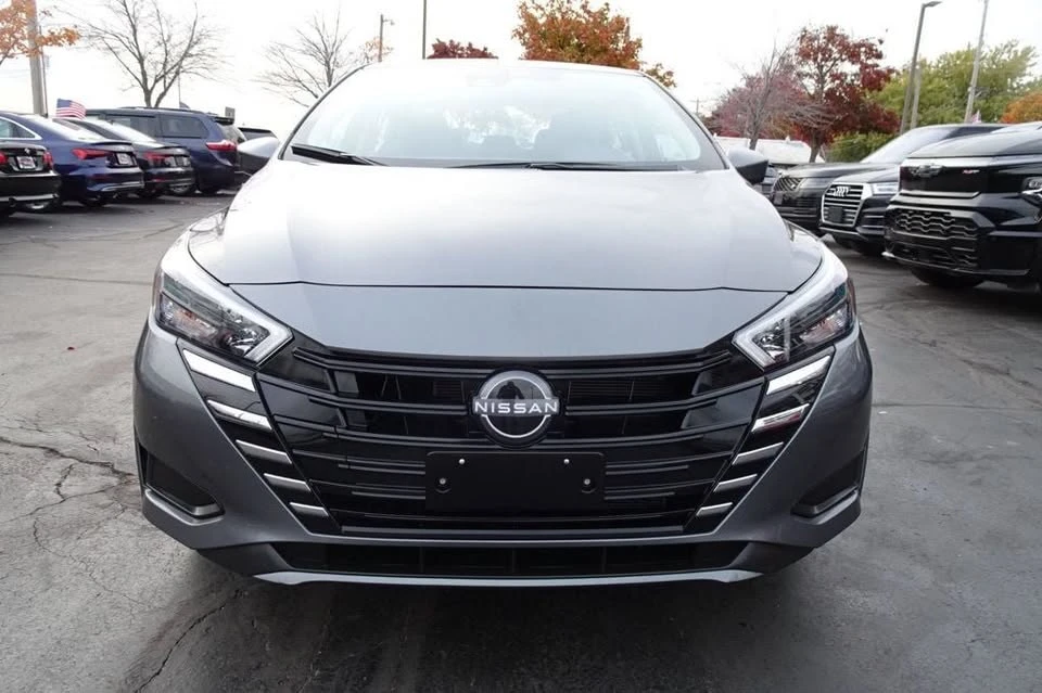 2025 Nissan Versa - Image 3 of 17