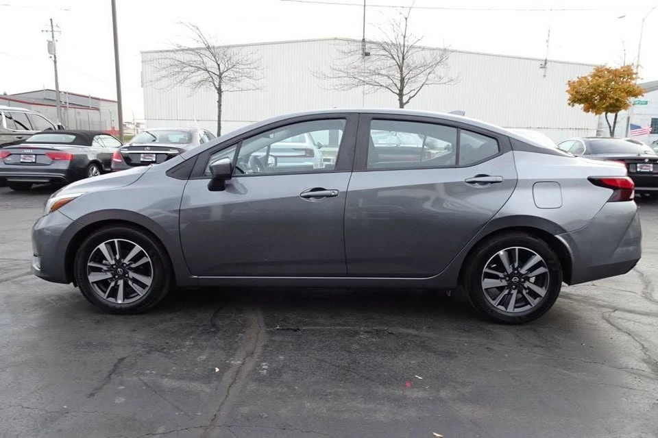2025 Nissan Versa - Image 4 of 17