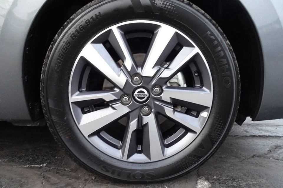 2025 Nissan Versa - Image 9 of 17