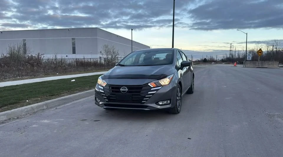2025 Nissan Versa - Image 2 of 11