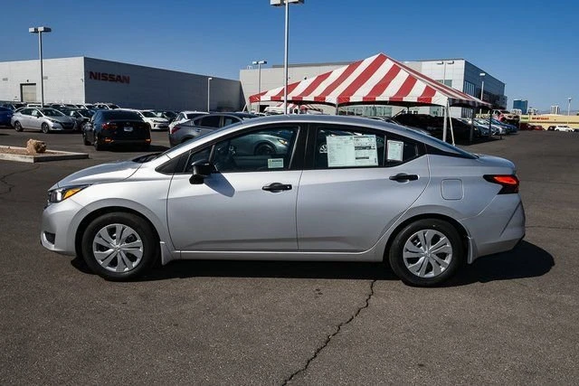 2025 Nissan Versa - Image 2 of 20