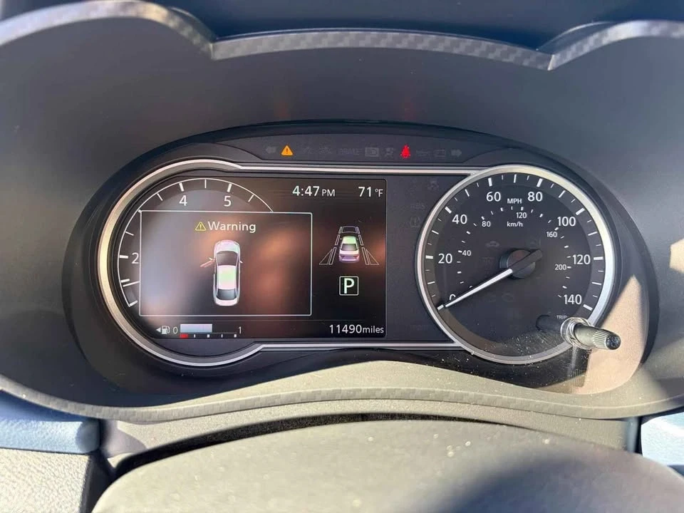 2025 Nissan Versa - Image 9 of 11
