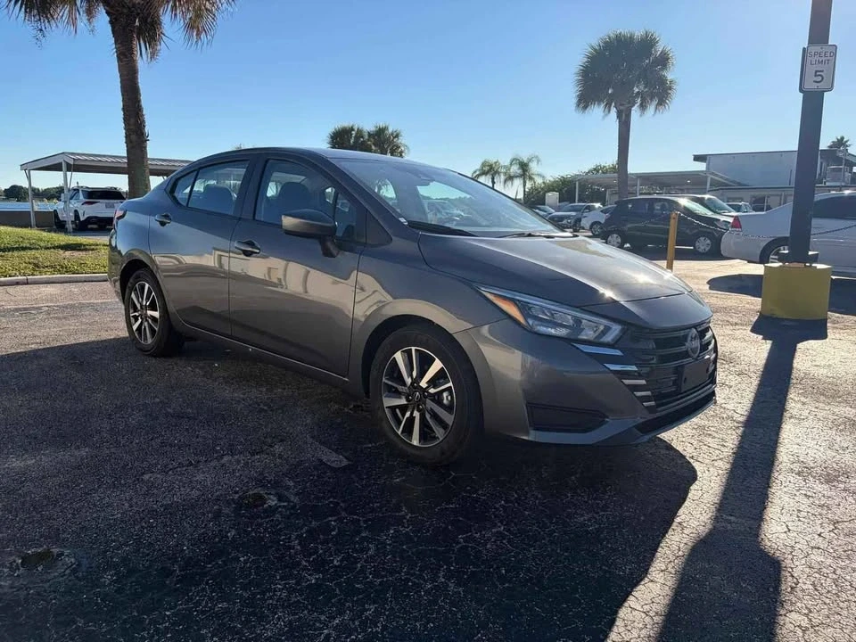 2025 Nissan Versa - Image 3 of 11