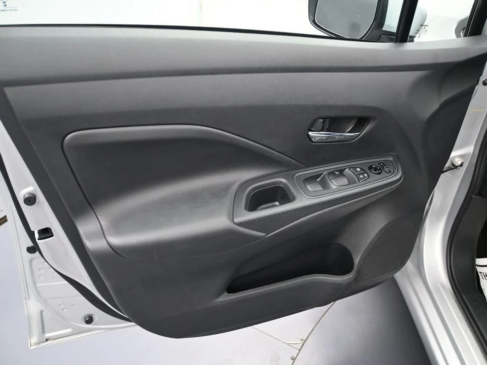 2025 Nissan Versa - Image 9 of 19