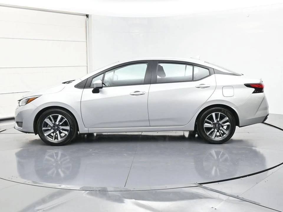 2025 Nissan Versa - Image 14 of 19