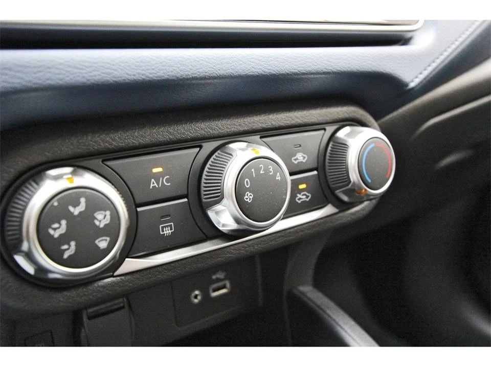 2025 Nissan Versa - Image 17 of 20