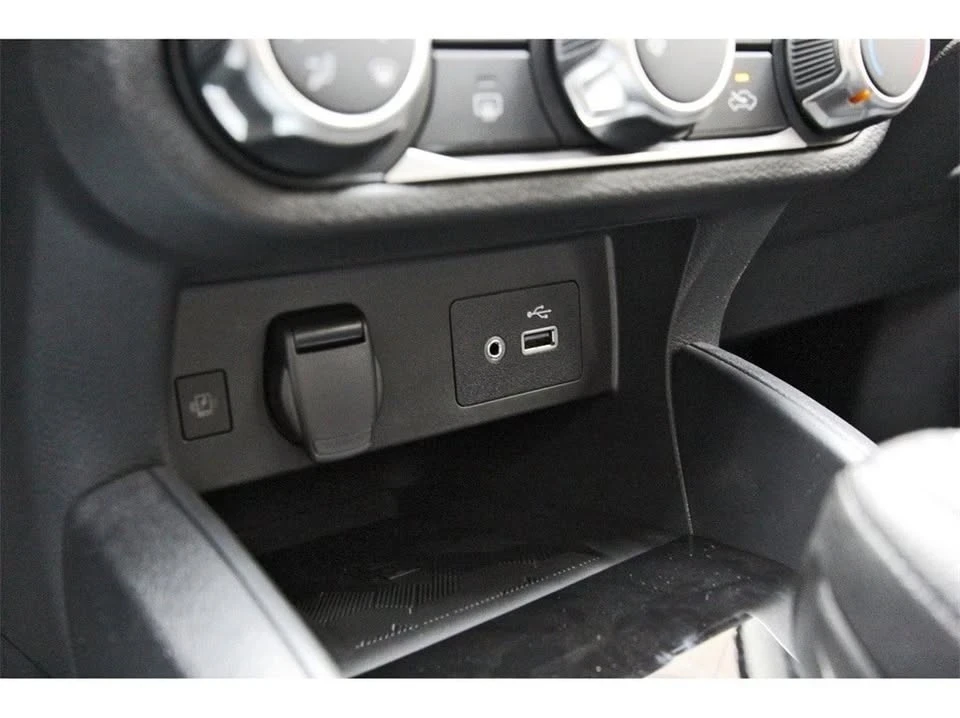 2025 Nissan Versa - Image 18 of 20